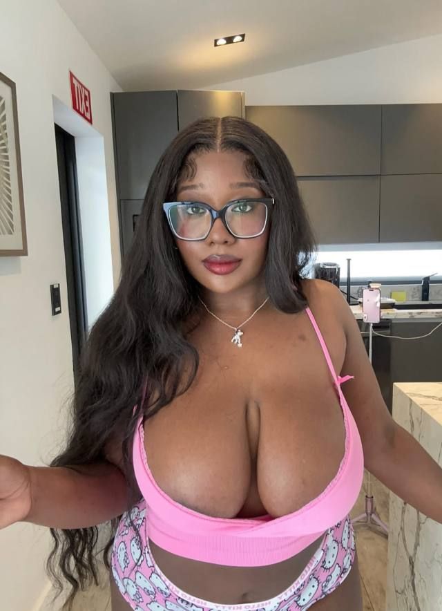 WANNA HAVE SOME FUN 🤩 💦💦💧YOU DOWN TO FUCK ❎💧NO COMDOMS $EX 🍎 CLEAN TiTS PUS$Y 🍆🥭🥭🍊 SPECIALS B00BS - Image 3